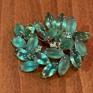 Beautiful green rhinestone pin - clear and frosted marquise stones w 3 accents.